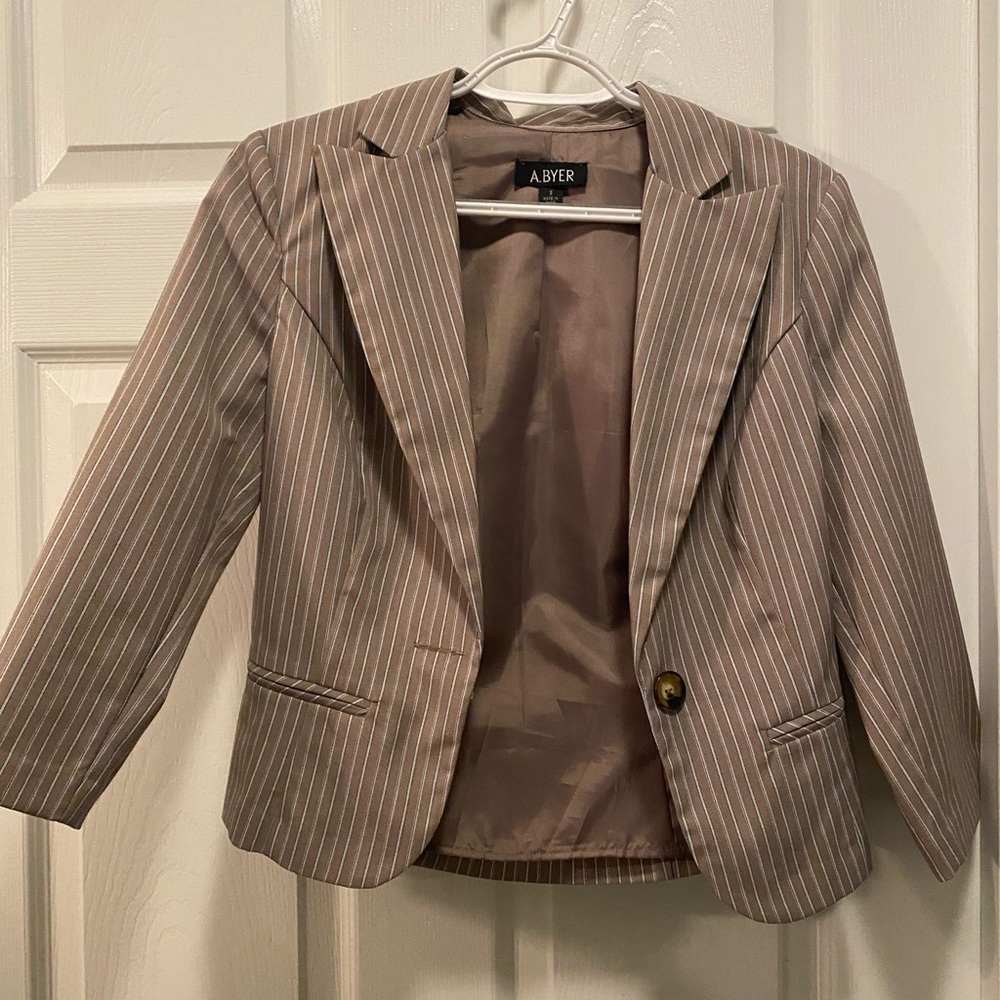 A. Byer women’s brown and white striped blazer